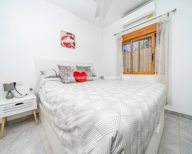 Resale - Detached - Urb. La Marina