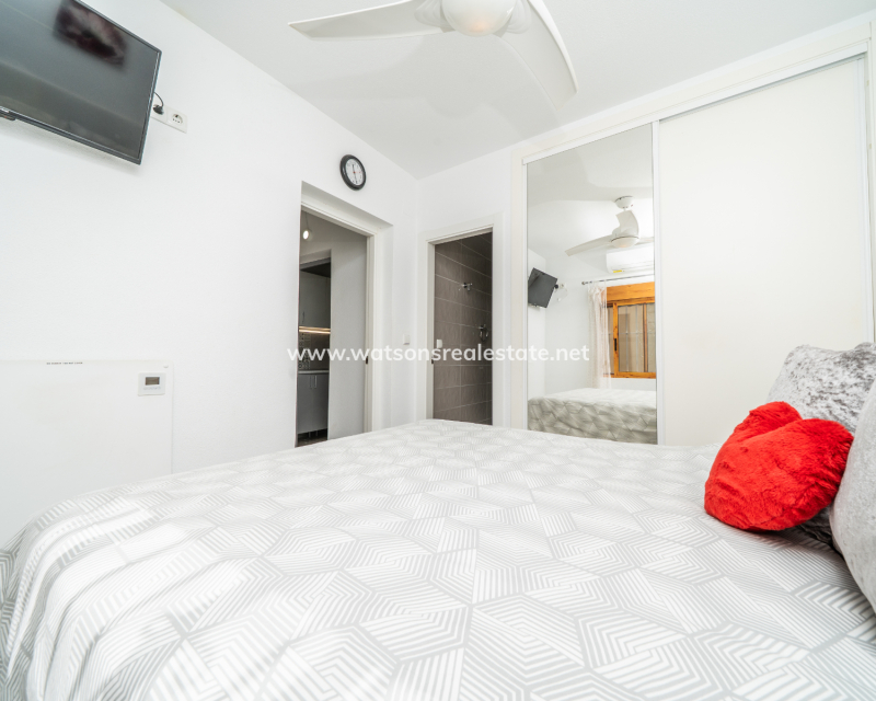 Resale - Detached - Urb. La Marina