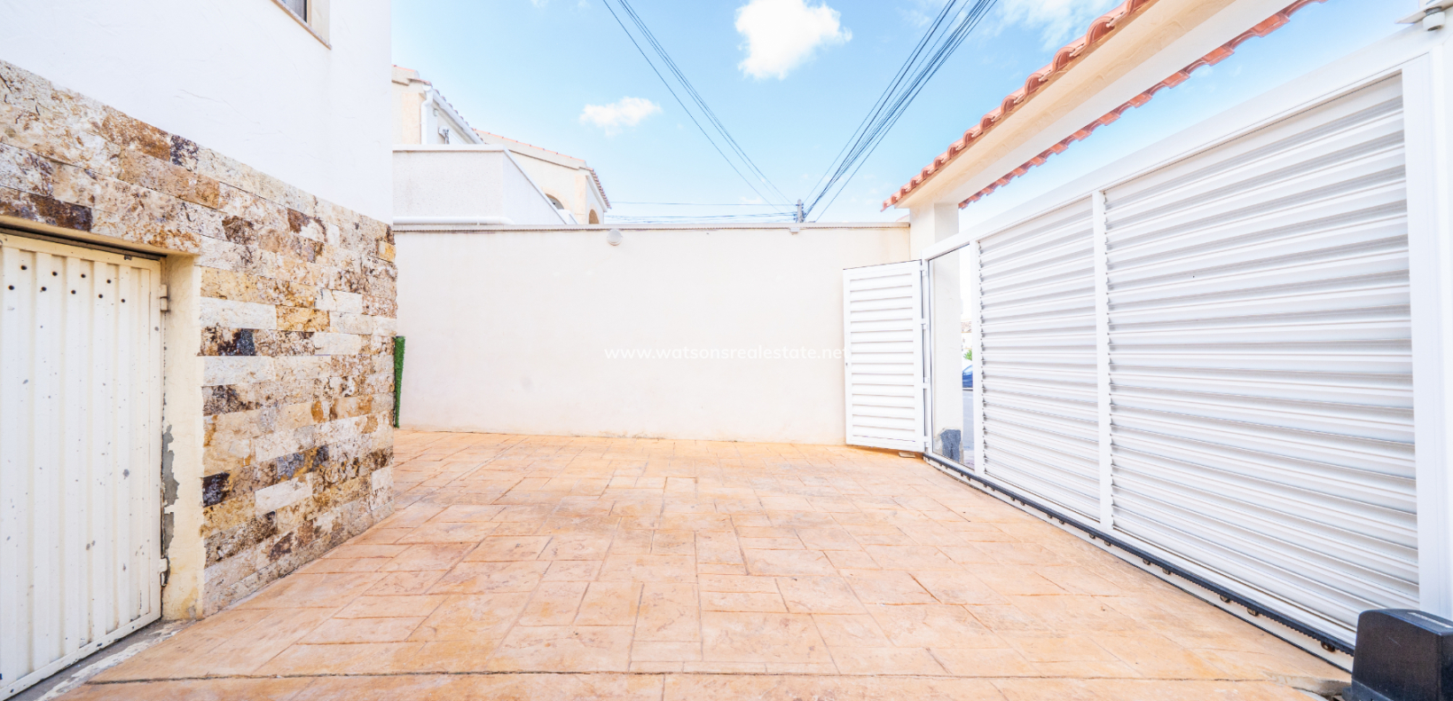 Resale - Detached - Urb. La Marina