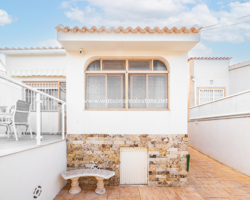 Resale - Detached - Urb. La Marina
