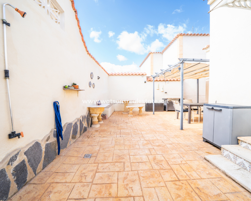 Resale - Detached - Urb. La Marina