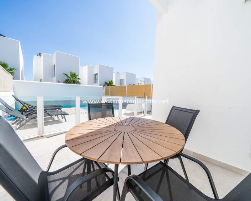 Resale - Detached - Urb. La Marina