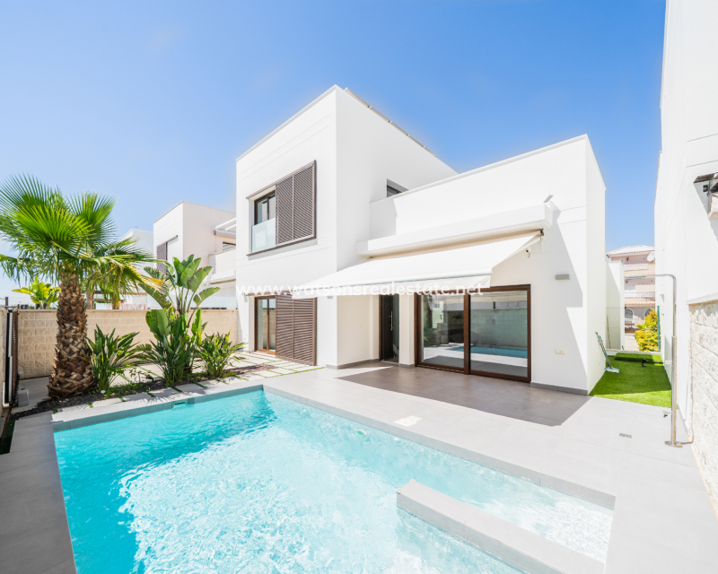 Resale - Detached - Urb. La Marina