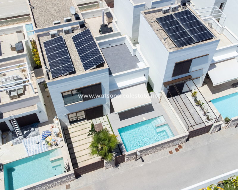 Resale - Detached - Urb. La Marina