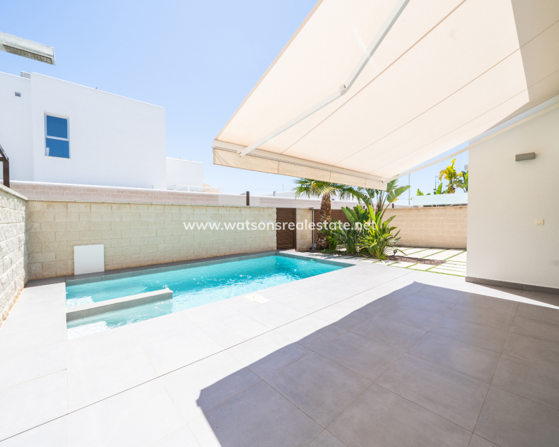 Resale - Detached - Urb. La Marina