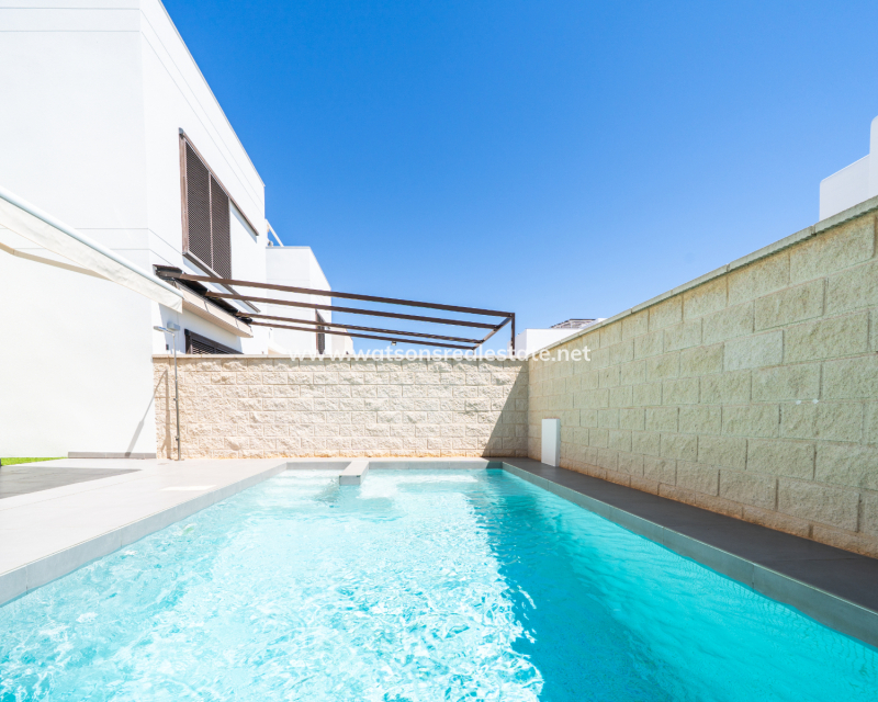 Resale - Detached - Urb. La Marina