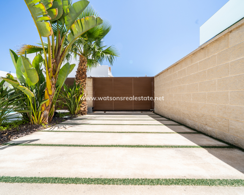 Resale - Detached - Urb. La Marina