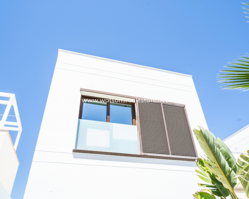 Resale - Detached - Urb. La Marina