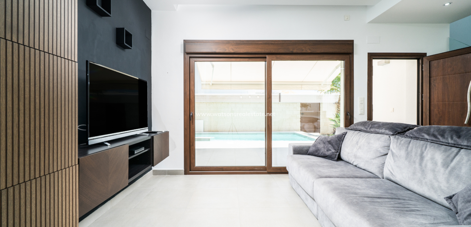 Resale - Detached - Urb. La Marina