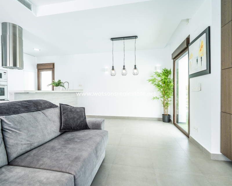 Resale - Detached - Urb. La Marina