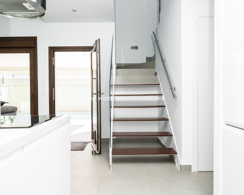 Resale - Detached - Urb. La Marina