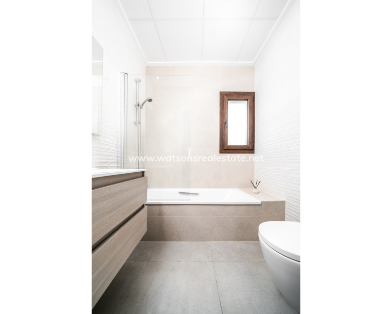Resale - Detached - Urb. La Marina