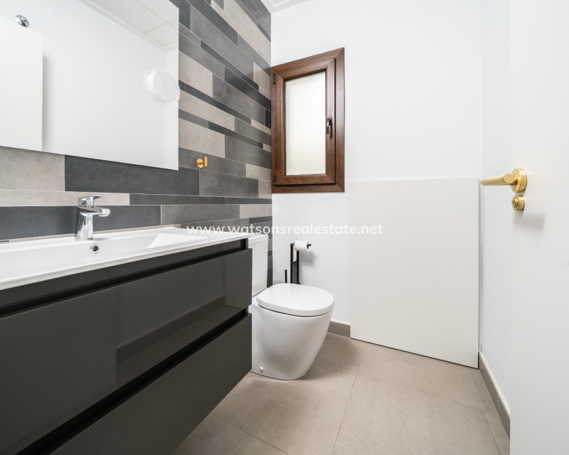 Resale - Detached - Urb. La Marina