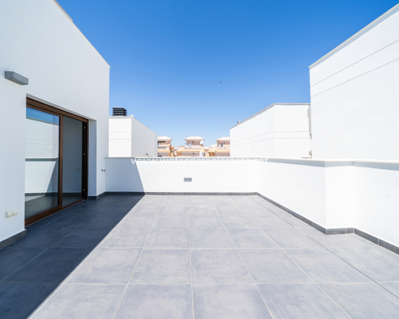 Resale - Detached - Urb. La Marina