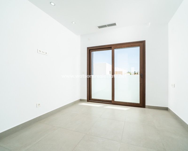 Resale - Detached - Urb. La Marina