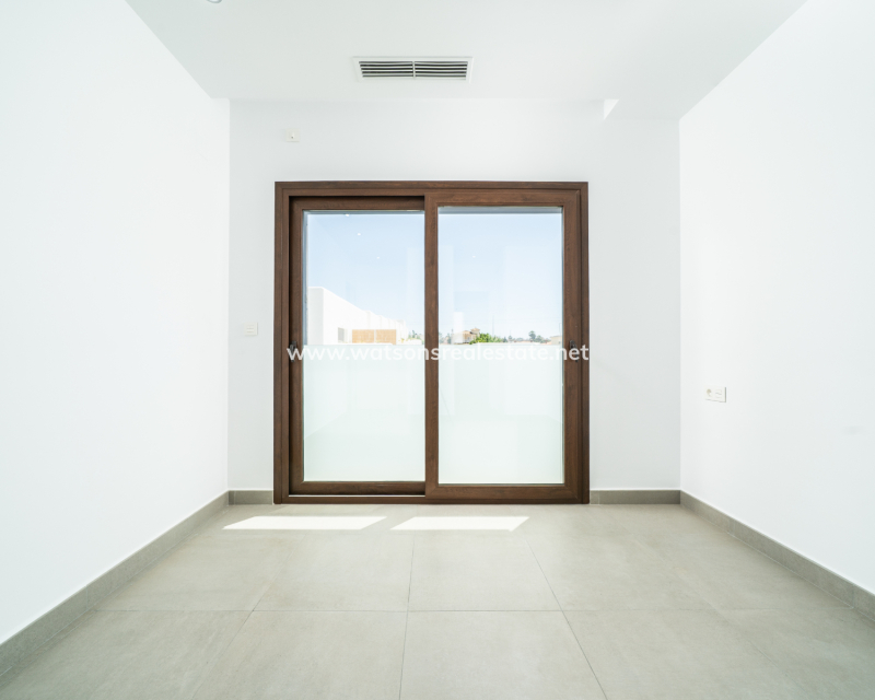 Resale - Detached - Urb. La Marina