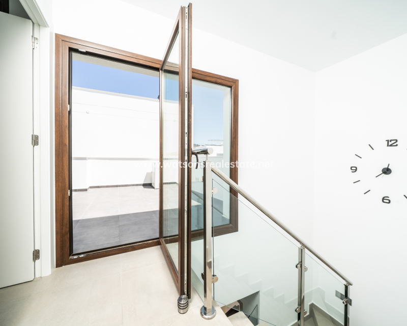 Resale - Detached - Urb. La Marina
