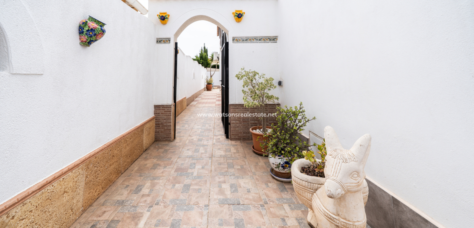 Resale - Detached - Urb. La Marina