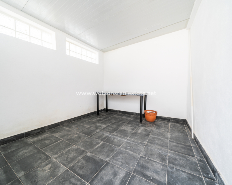 Resale - Detached - Urb. La Marina