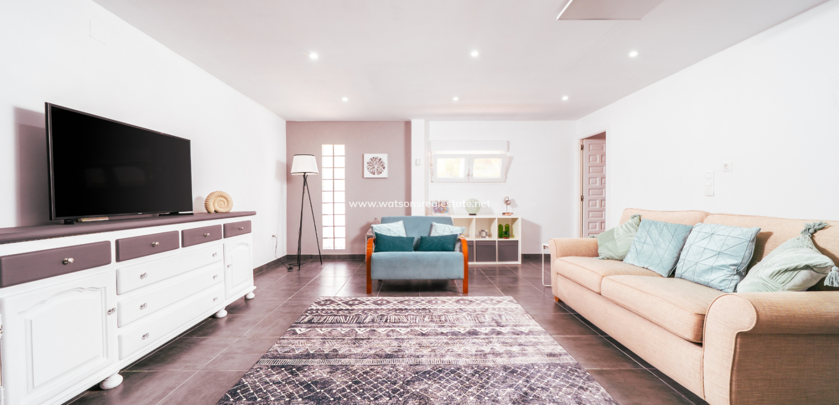 Resale - Detached - Urb. La Marina