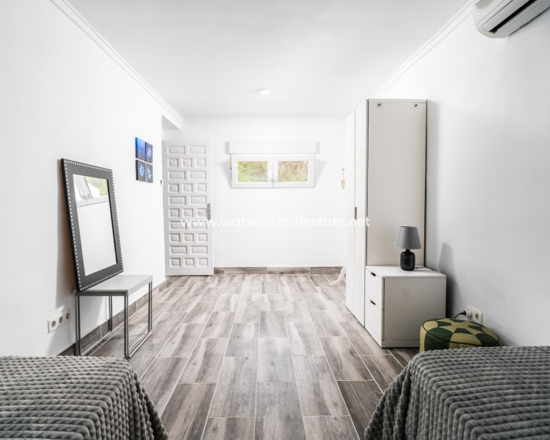 Resale - Detached - Urb. La Marina