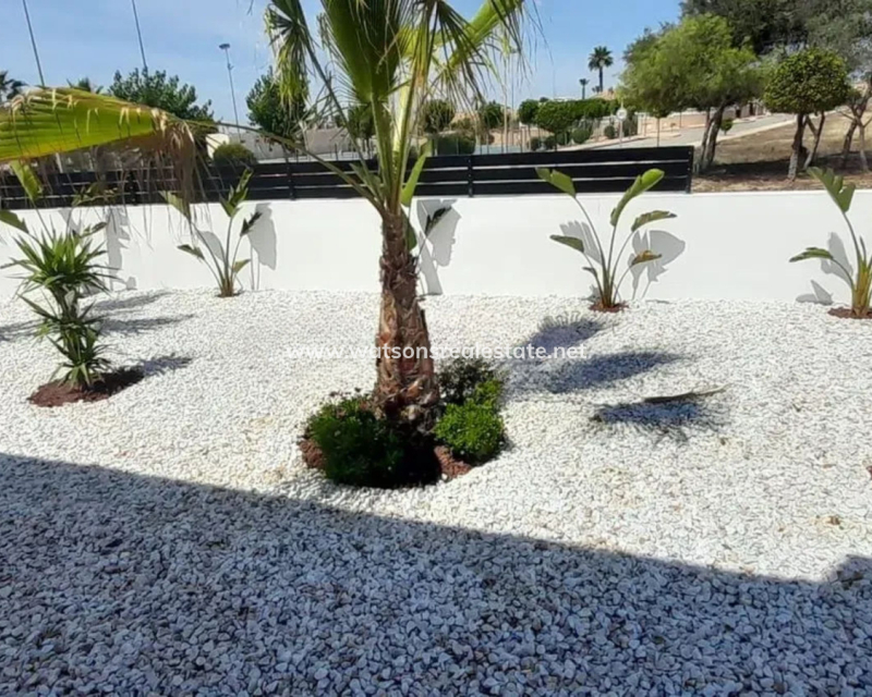 Resale - Detached - Urb. La Marina