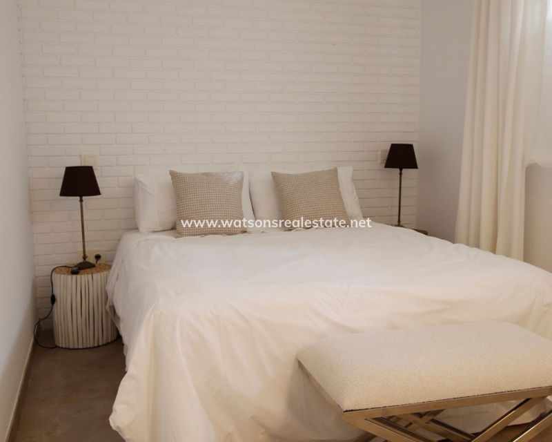 Resale - Detached - Urb. La Marina