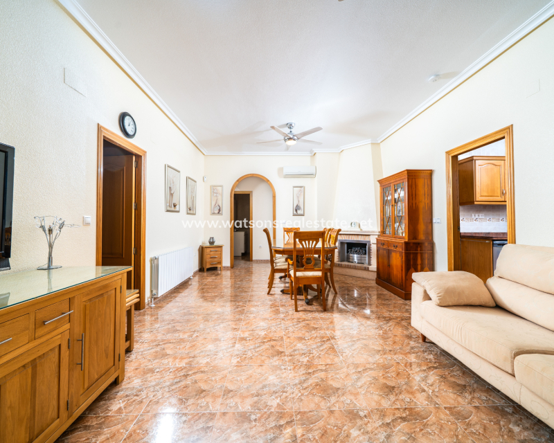 Resale - Detached - Urb. La Marina
