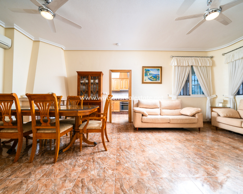 Resale - Detached - Urb. La Marina
