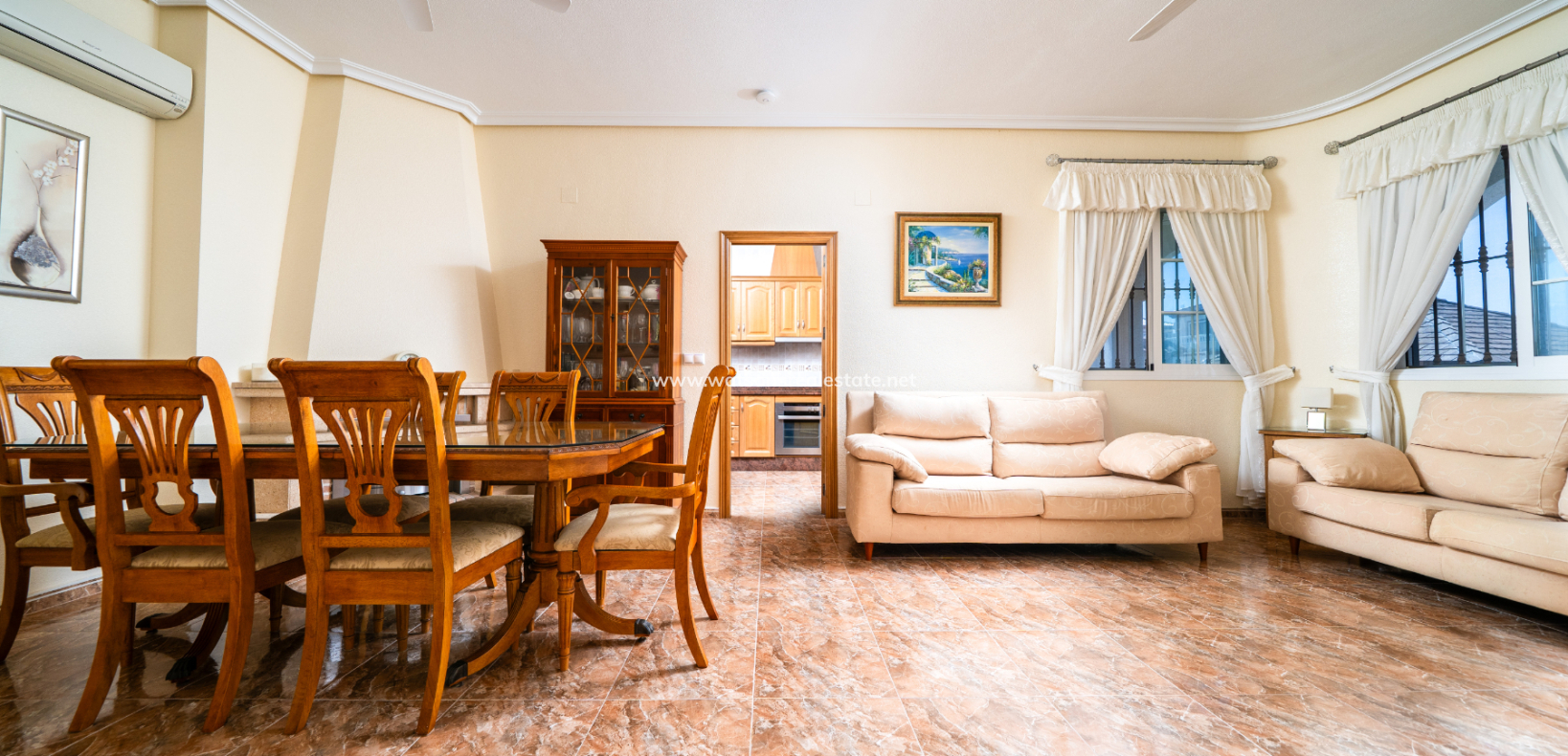 Resale - Detached - Urb. La Marina