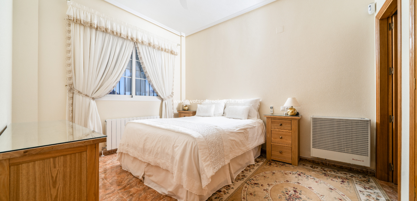 Resale - Detached - Urb. La Marina