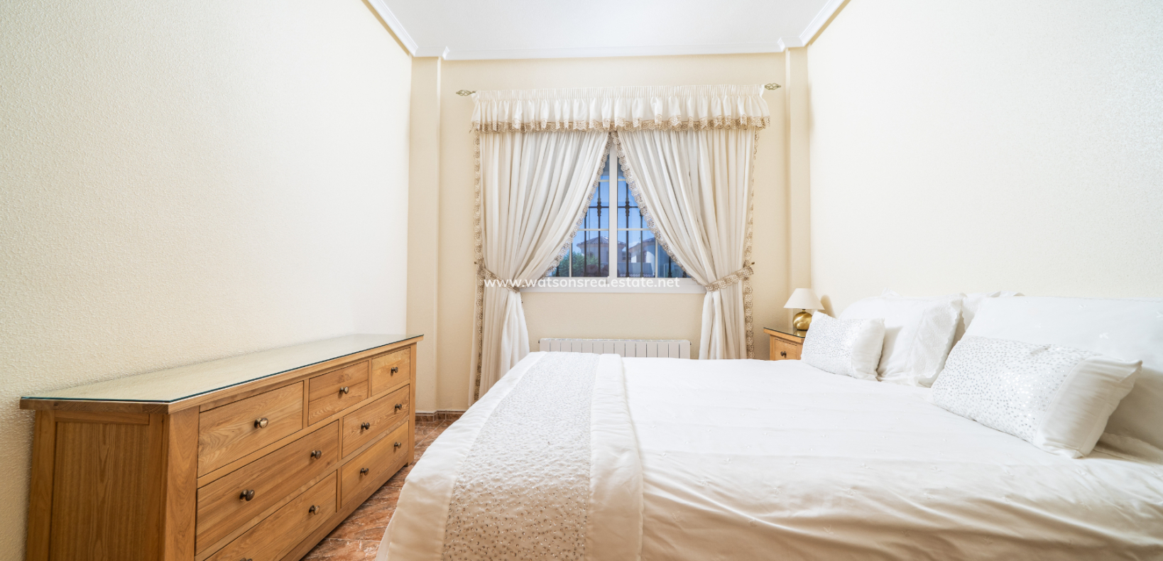 Resale - Detached - Urb. La Marina