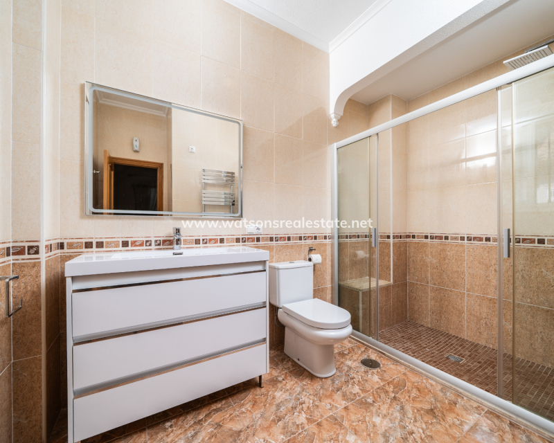 Resale - Detached - Urb. La Marina