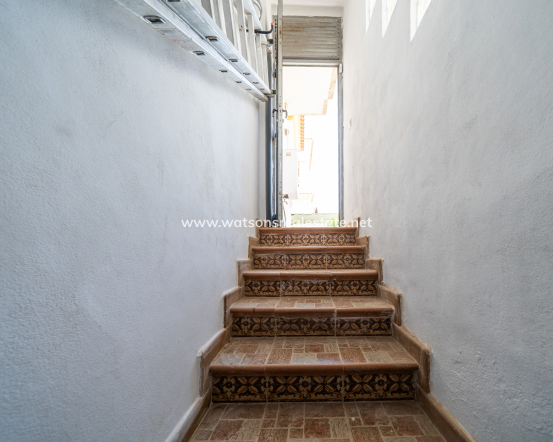 Resale - Detached - Urb. La Marina