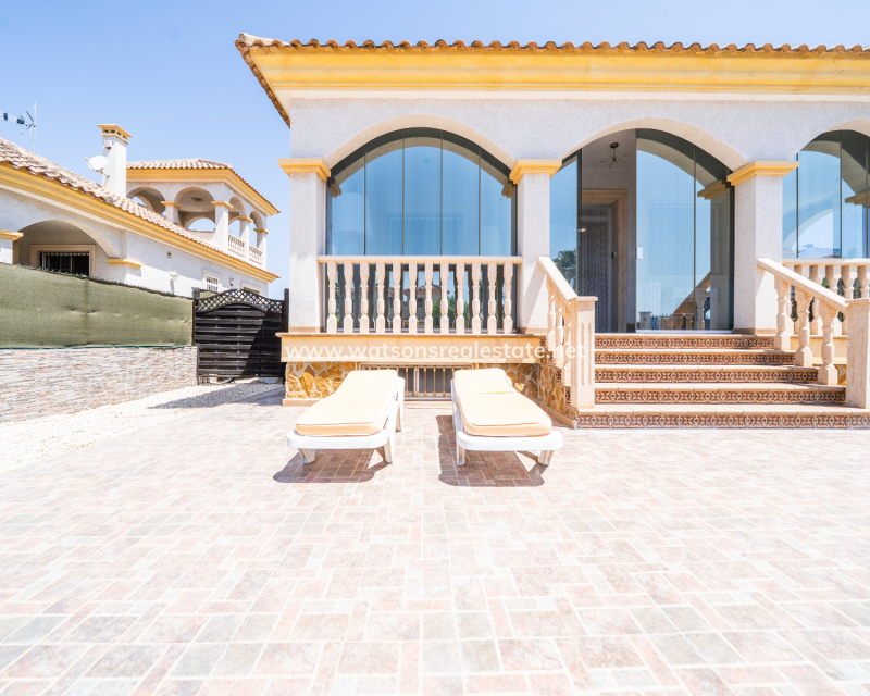 Resale - Detached - Urb. La Marina