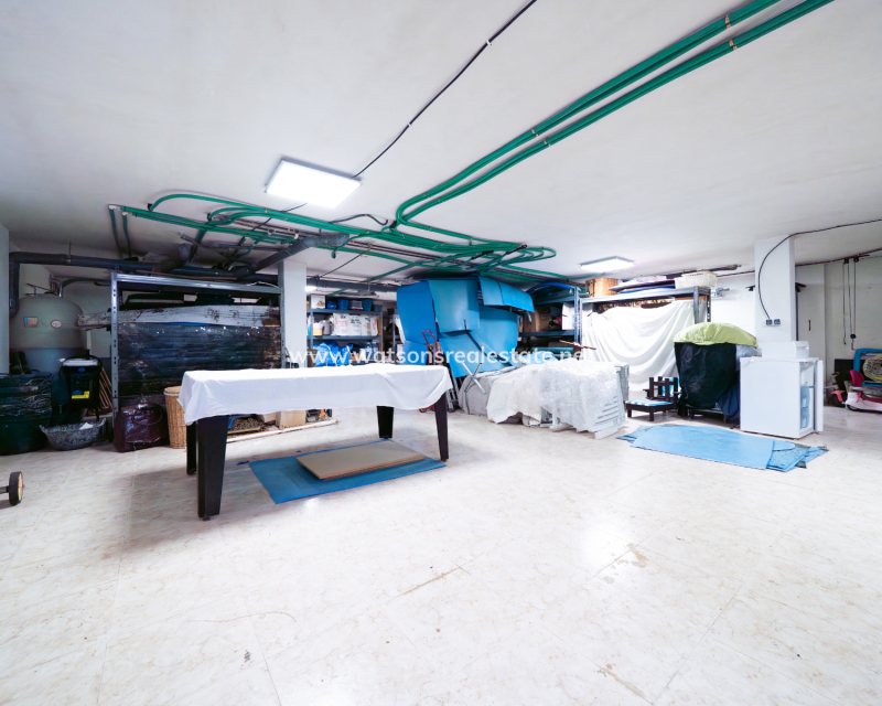 Resale - Detached - Urb. La Marina