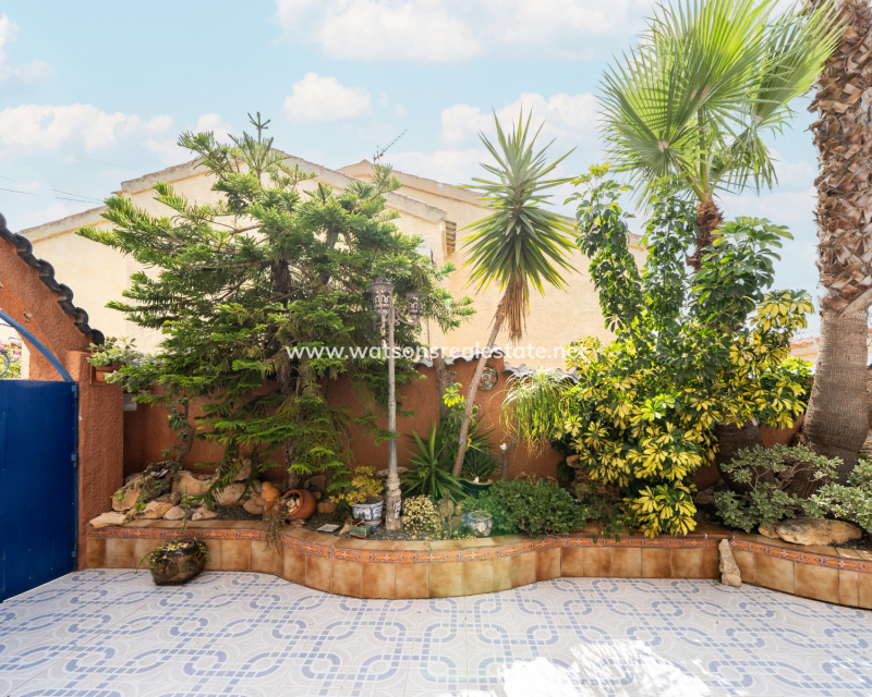 Resale - Detached - Urb. La Marina