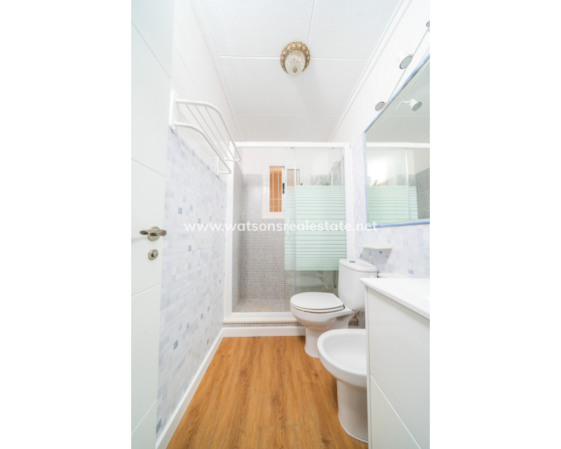 Resale - Detached - Urb. La Marina