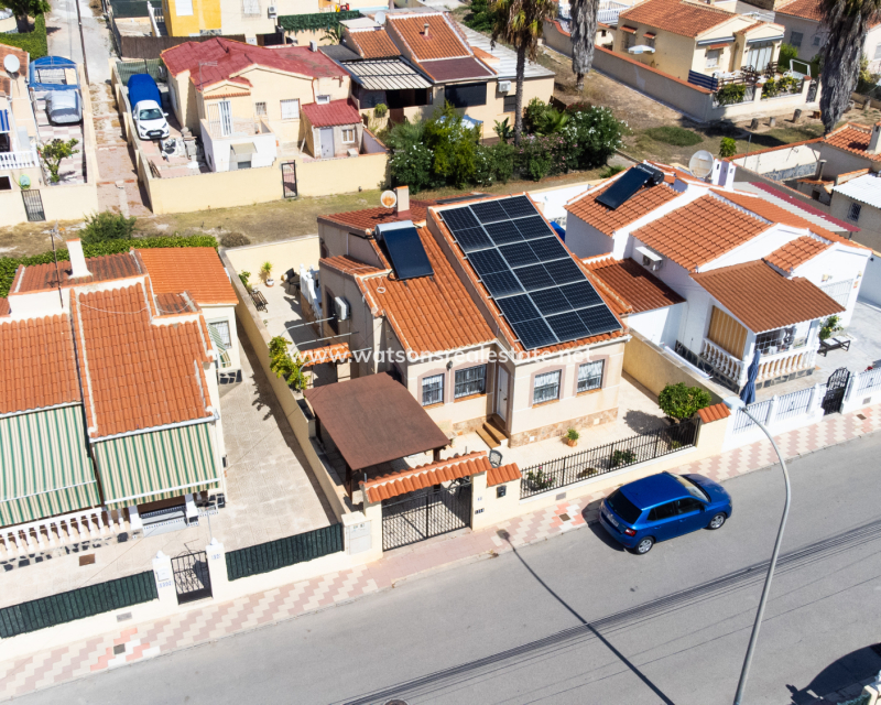 Resale - Detached - Urb. La Marina