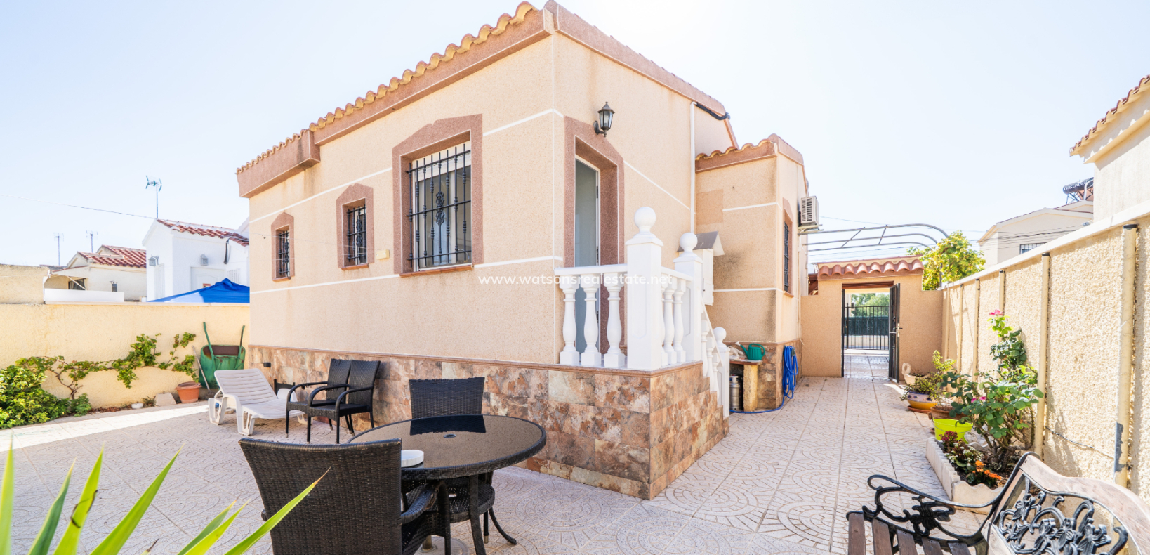 Resale - Detached - Urb. La Marina