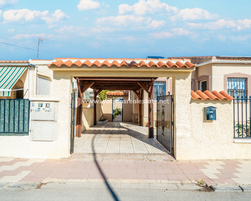 Resale - Detached - Urb. La Marina