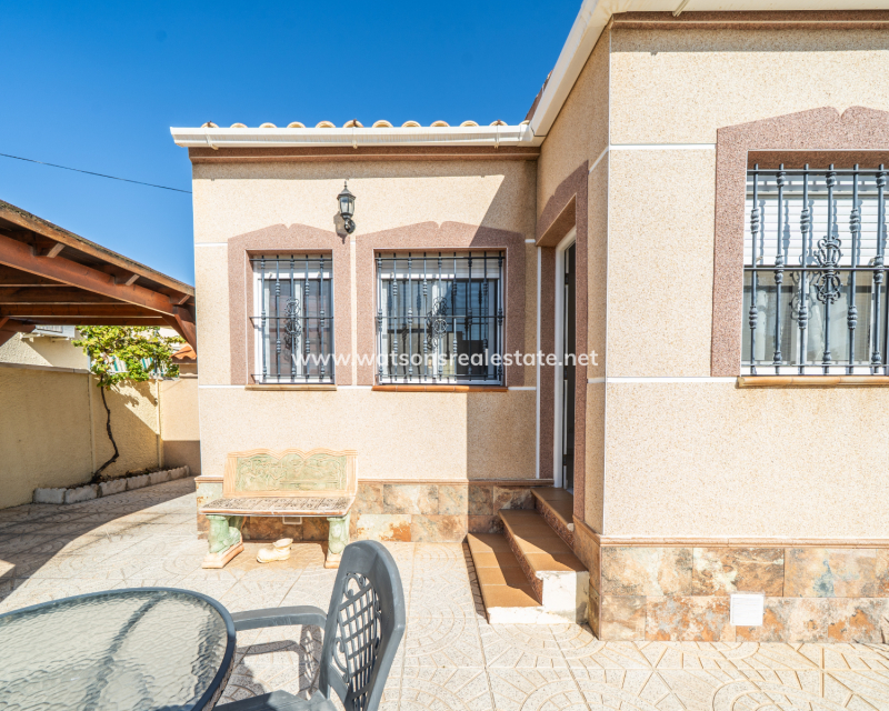 Resale - Detached - Urb. La Marina