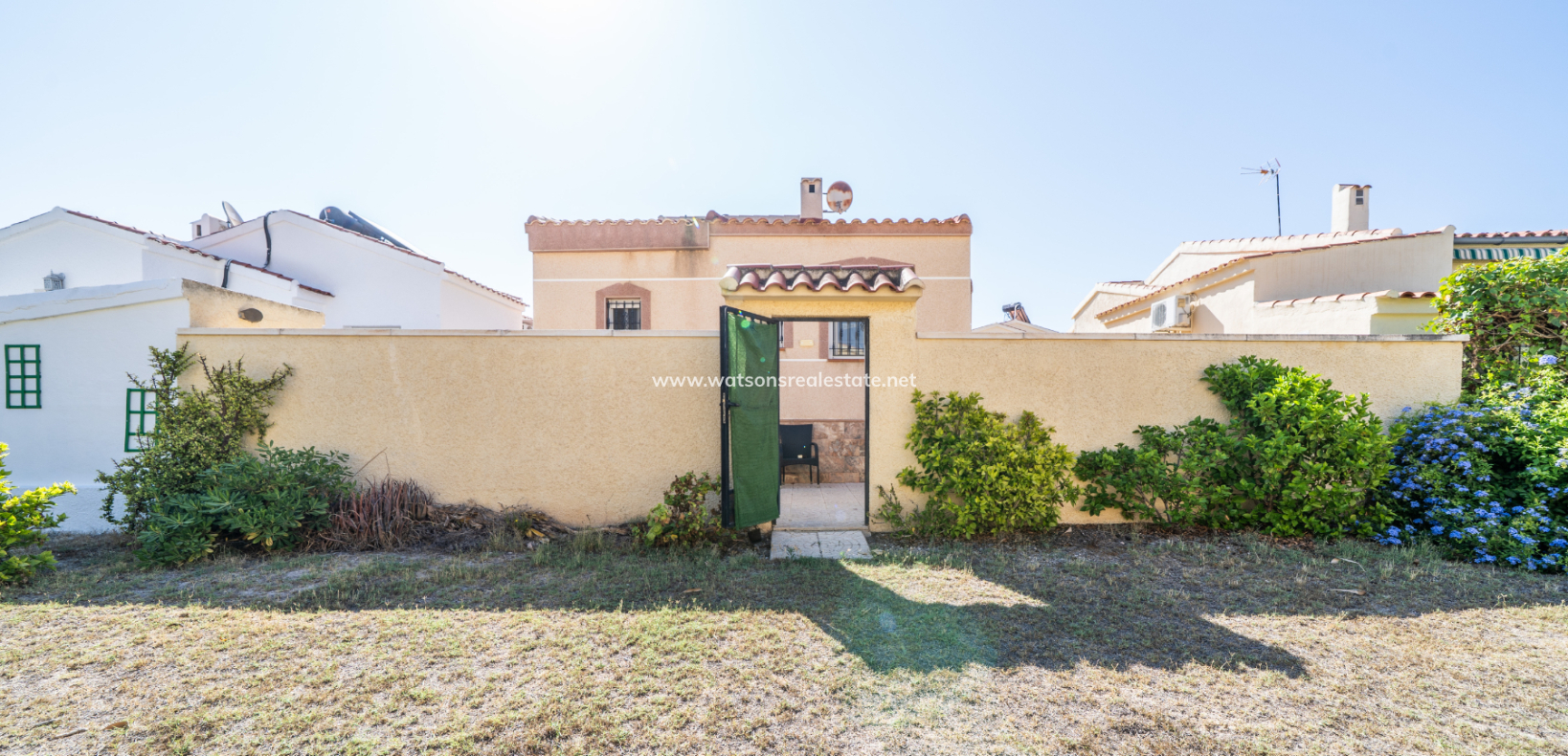 Resale - Detached - Urb. La Marina
