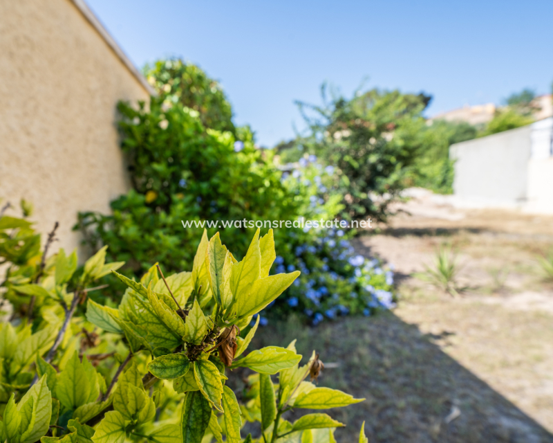 Resale - Detached - Urb. La Marina