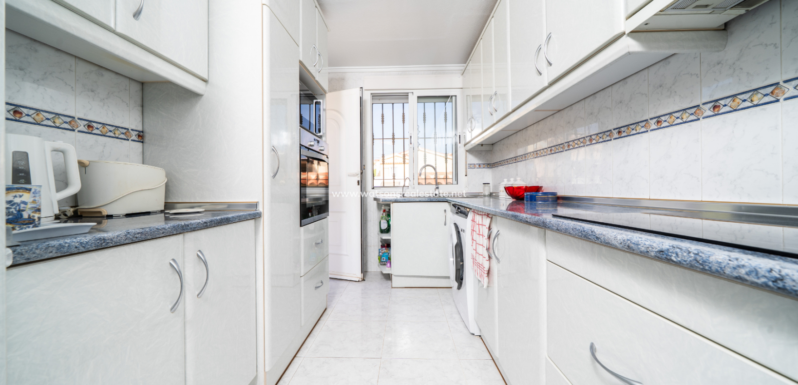 Resale - Detached - Urb. La Marina