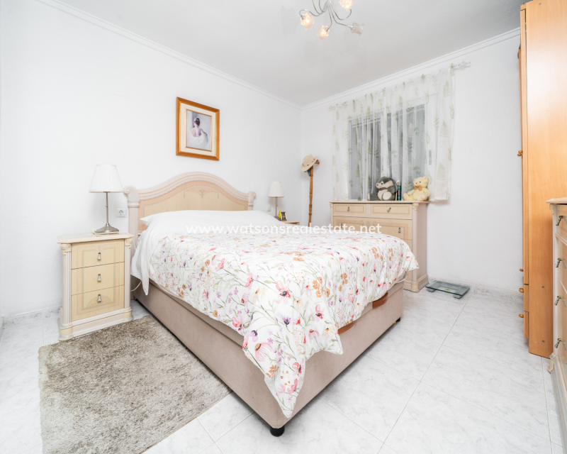 Resale - Detached - Urb. La Marina
