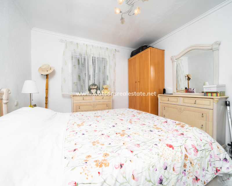 Resale - Detached - Urb. La Marina