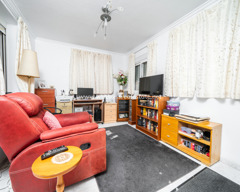 Resale - Detached - Urb. La Marina