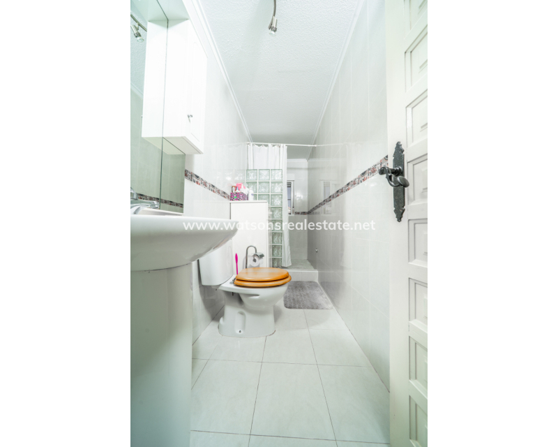Resale - Detached - Urb. La Marina