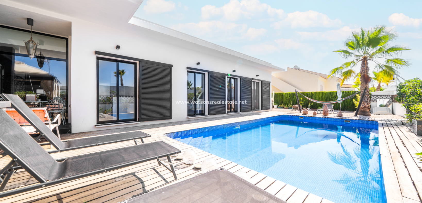 Resale - Detached - Urb. La Marina